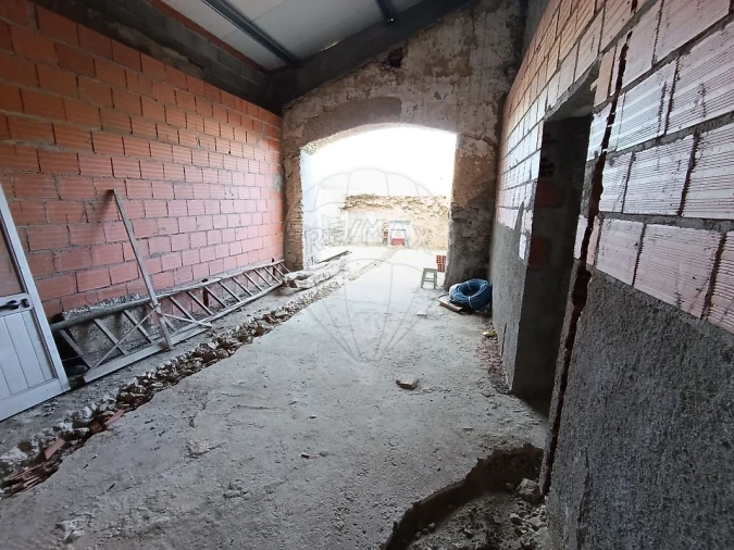 Moradia T2 para Venda em Santo Quintino