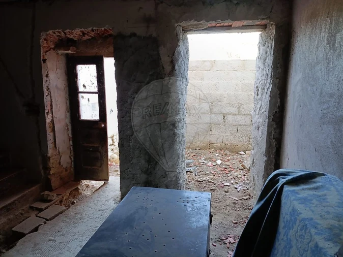 Moradia T2 para Venda em Santo Quintino Foto 6