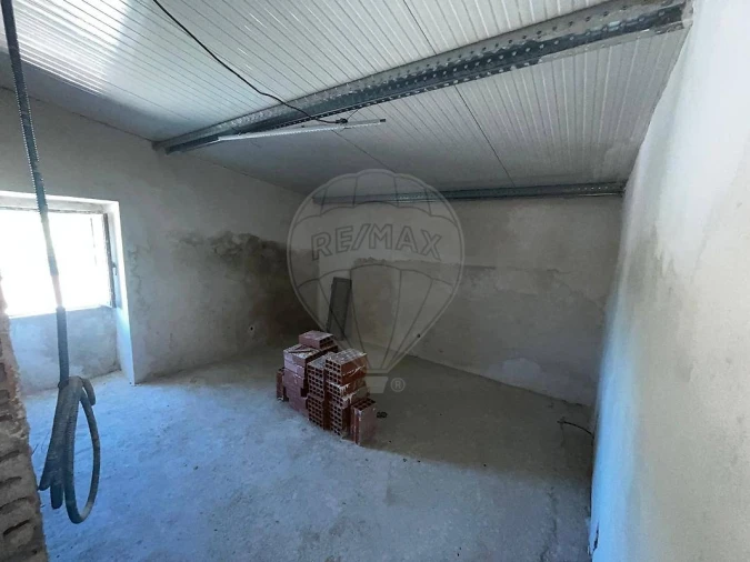 Moradia T2 para Venda em Santo Quintino Foto 11