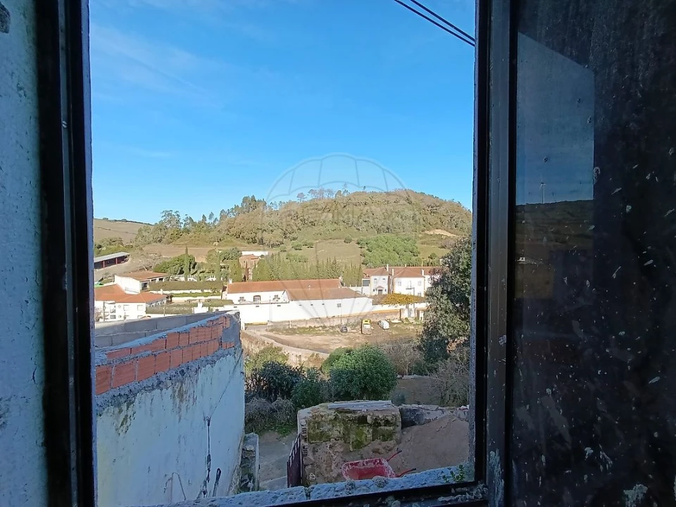 Moradia T2 para Venda em Santo Quintino Foto 2