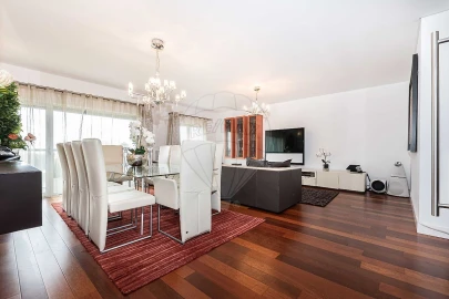 Apartamento T4 para Venda em São Domingos de Benfica