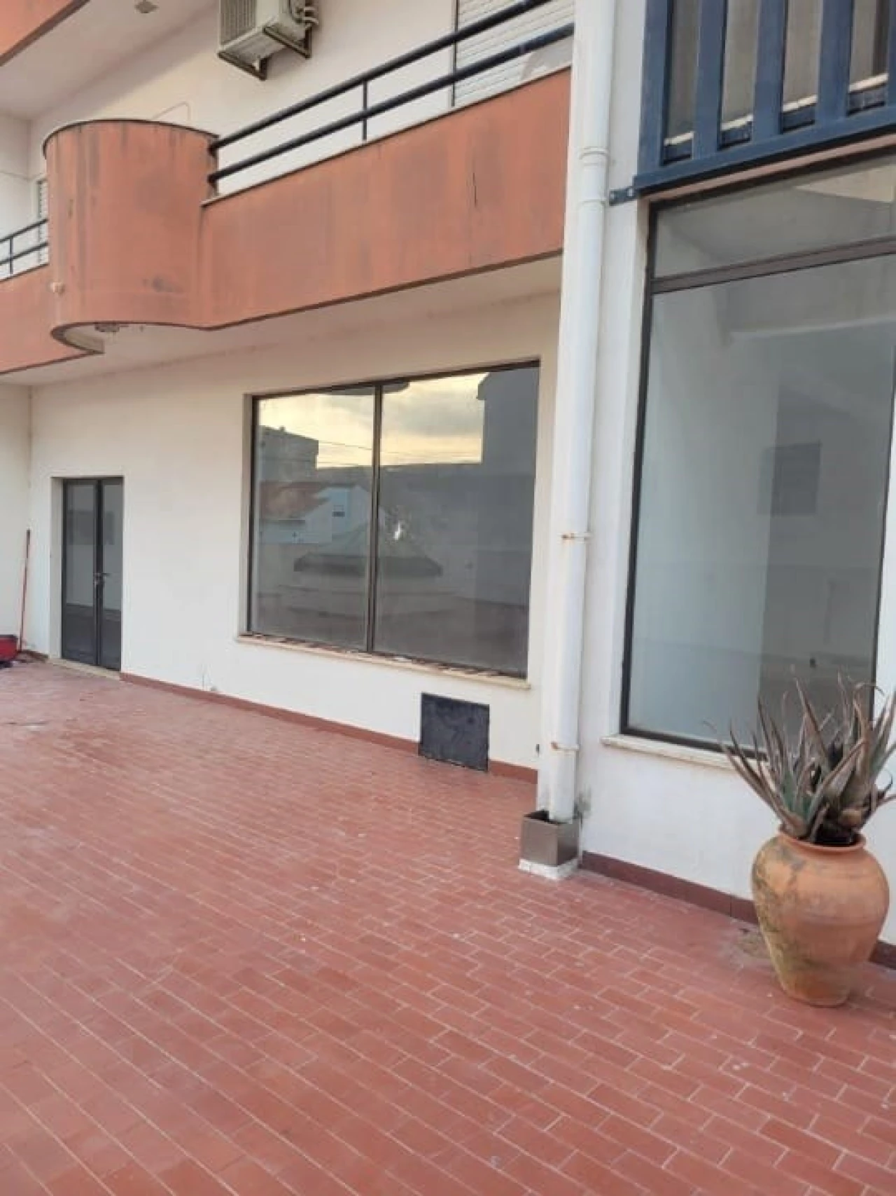 Negócio para Venda em Minde Foto 3