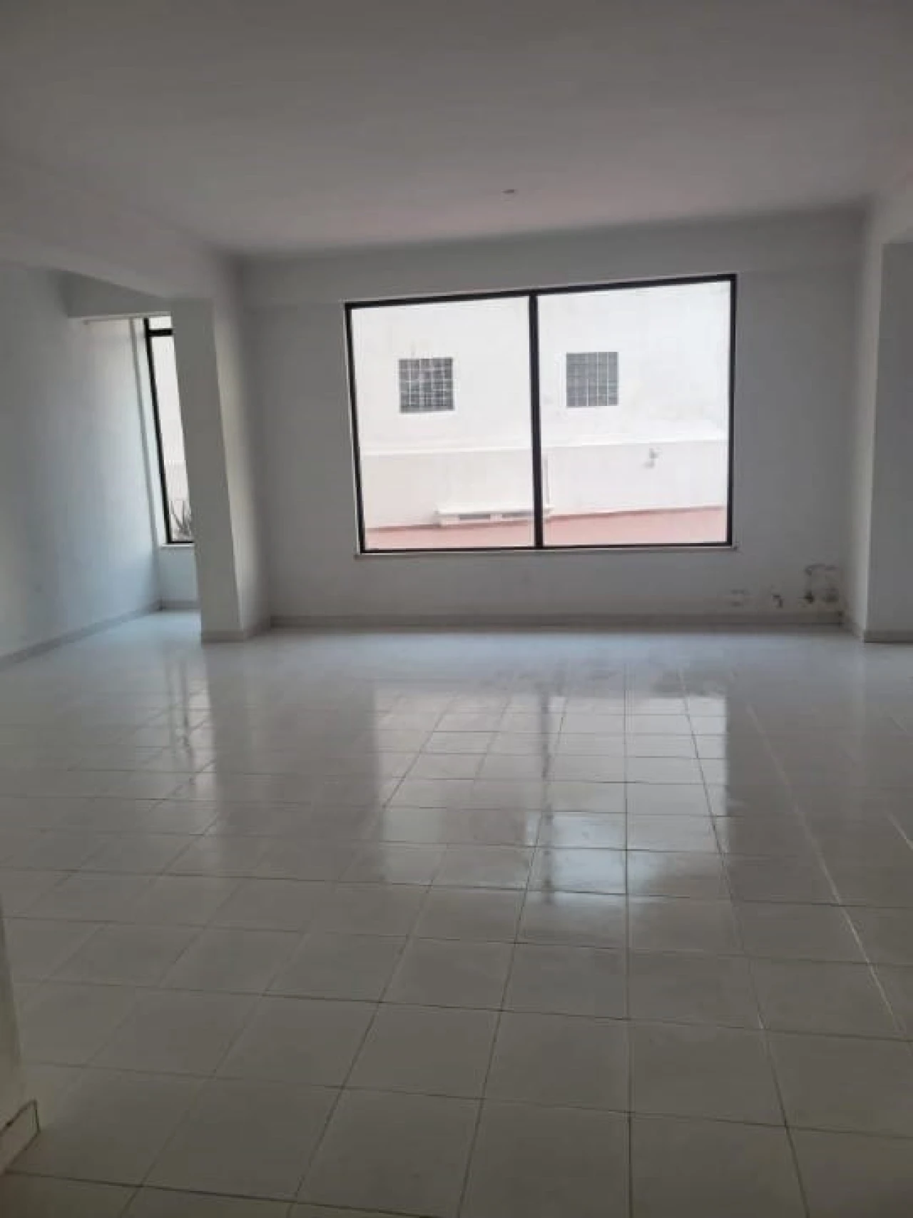 Negócio para Venda em Minde Foto 1