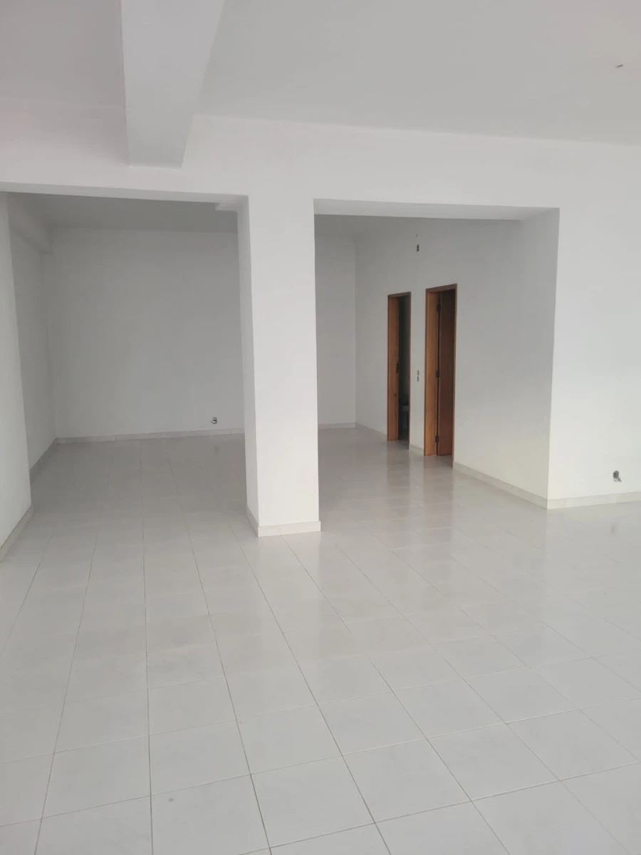 Negócio para Venda em Minde Foto 5