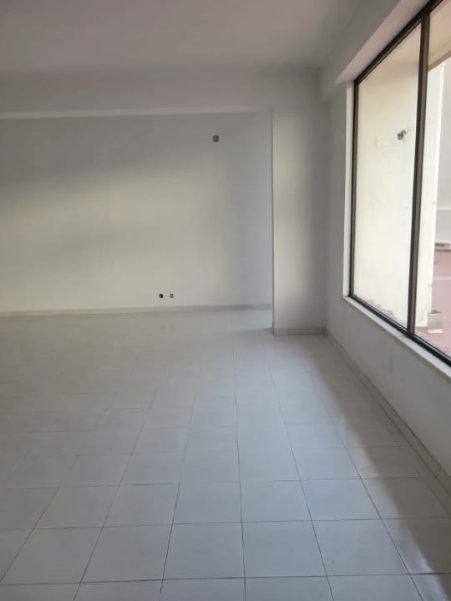 Negócio para Venda em Minde Foto 4