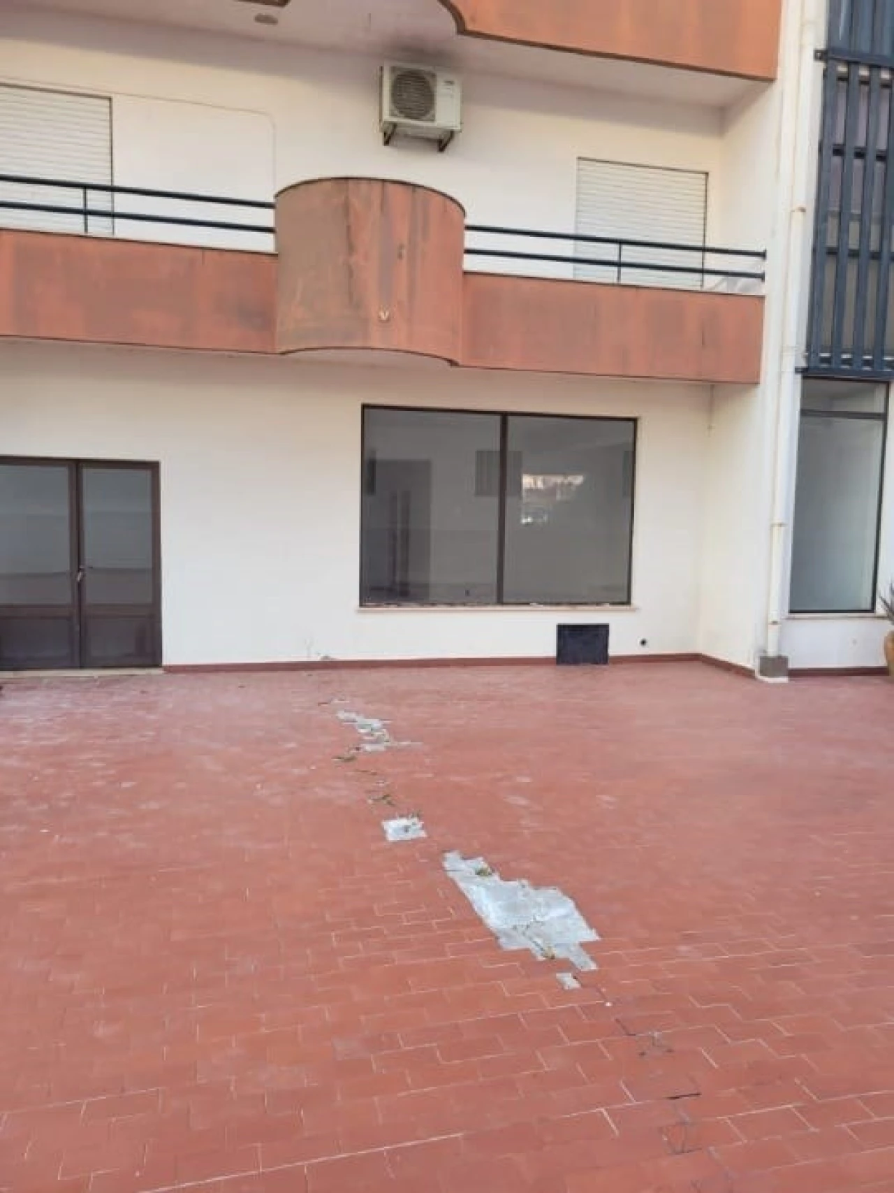 Negócio para Venda em Minde Foto 2