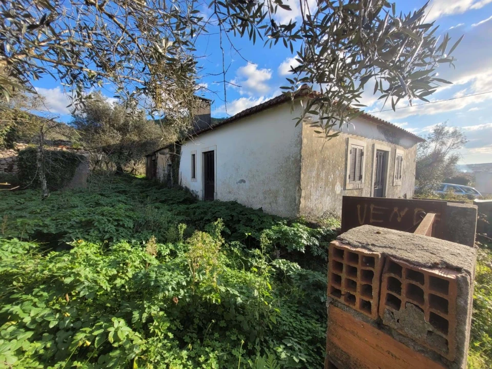 Moradia T2 para Venda em Alqueidão da Serra Foto 2