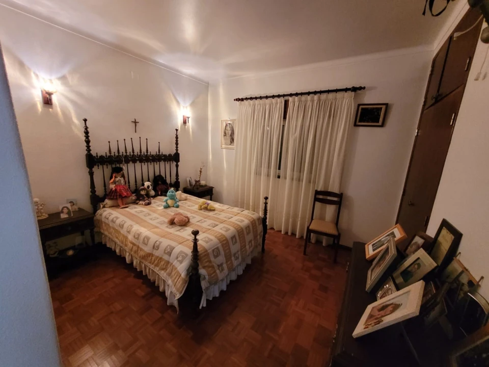 Moradia T4 para Venda em Caranguejeira Foto 8