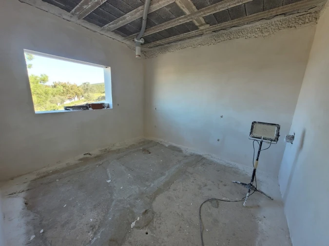 Moradia T4 para Venda em Alqueidão da Serra Foto 11