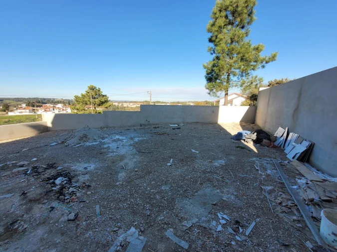 Moradia T4 para Venda em Alqueidão da Serra Foto 13