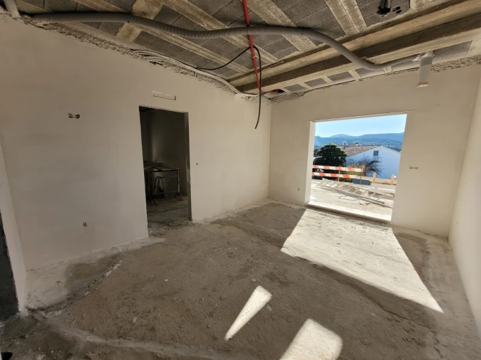 Moradia T4 para Venda em Alqueidão da Serra Foto 7