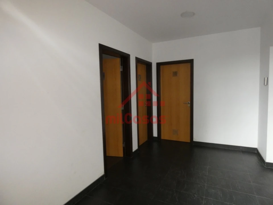 Armazém para Venda em Cadaval e Pêro Moniz Foto 12