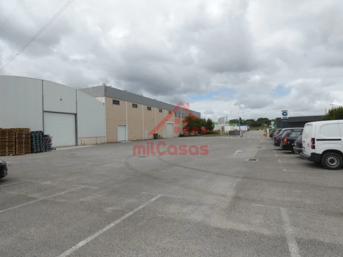 Armazém para Venda em Cadaval e Pêro Moniz