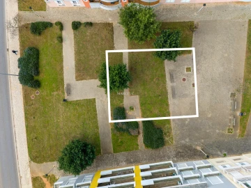 Terreno para Venda em Lagos (São Sebastião e Santa Maria)