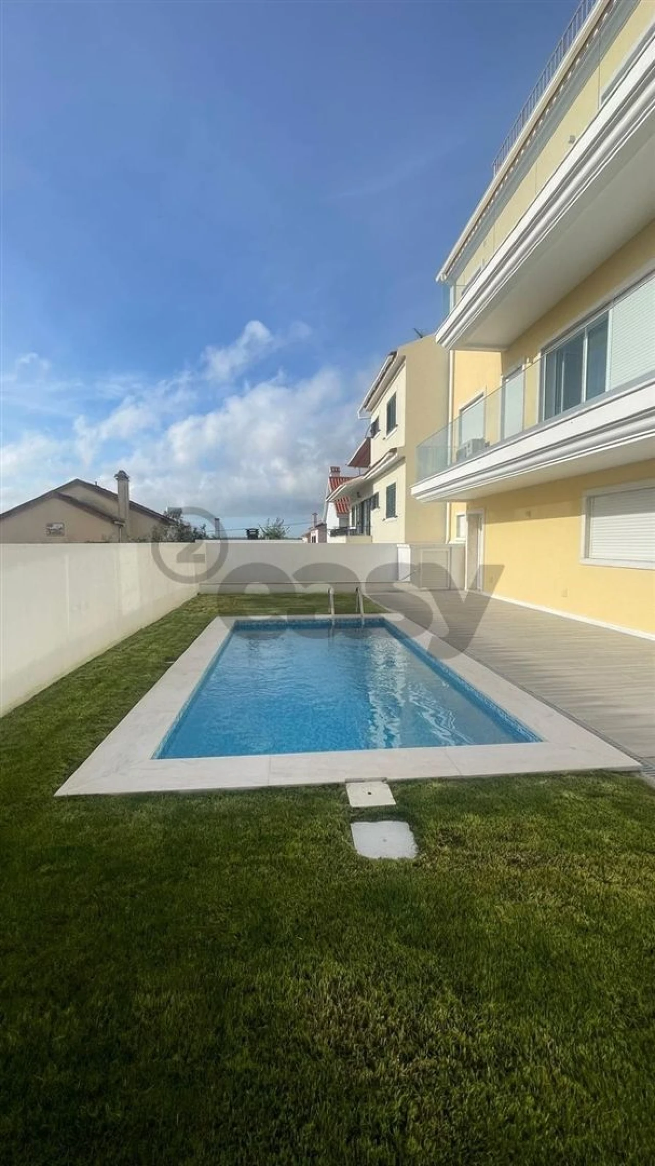 Moradia T0 para Venda em Pontinha e Famões Foto 3