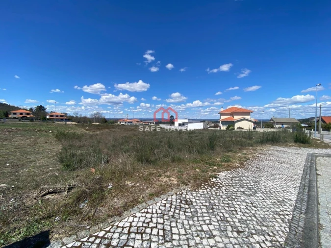 Terreno para Venda em Quintela de Azurara Foto 1