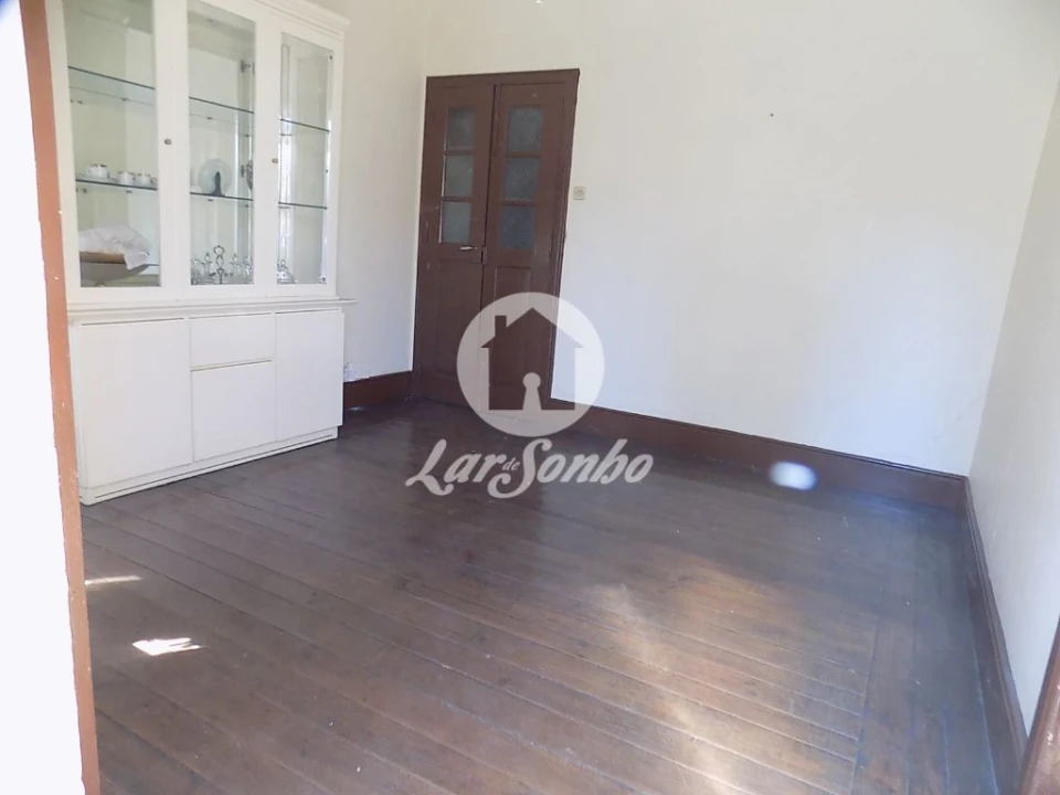 Moradia T4 para Venda em Bougado (São Martinho e Santiago) Foto 3