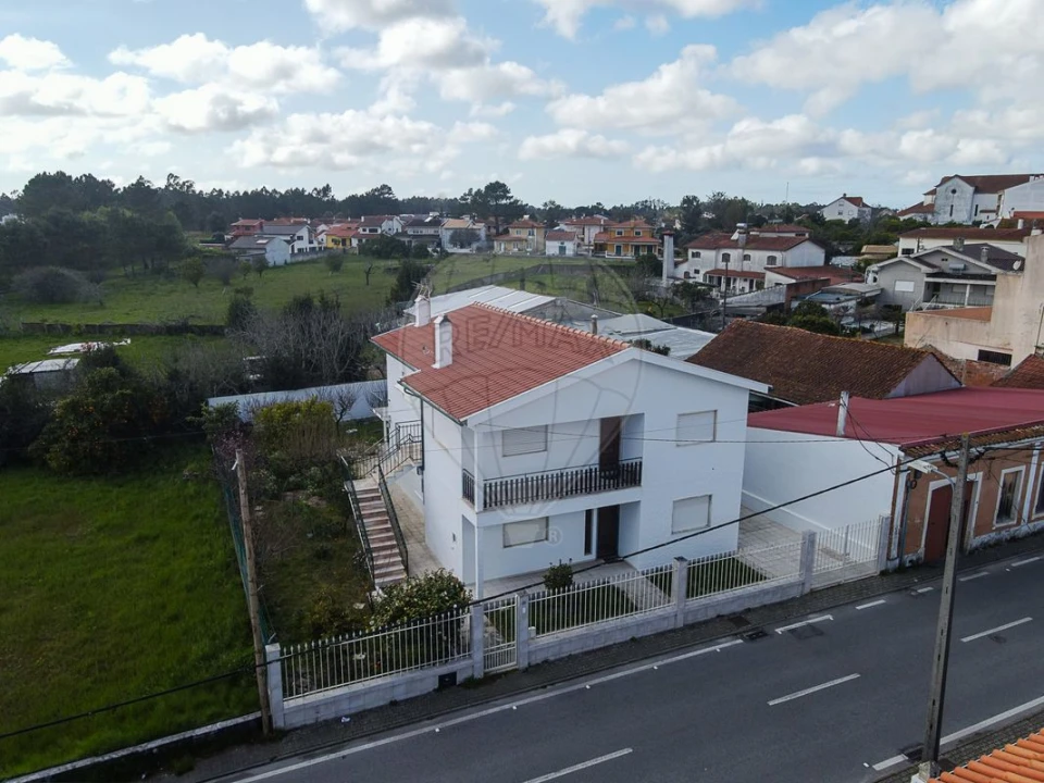 Moradia T5 para Venda em Febres Foto 1