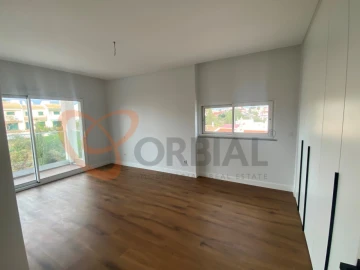 Apartamento T3 para Venda em Albufeira e Olhos de Água