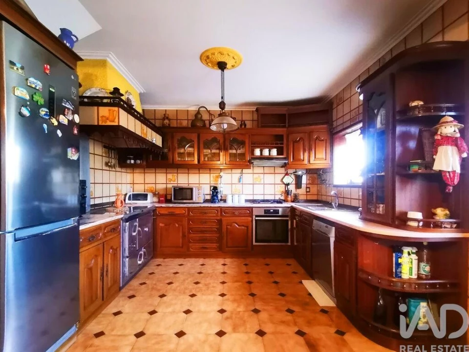 Moradia T4 para Venda em Guardizela Foto 4