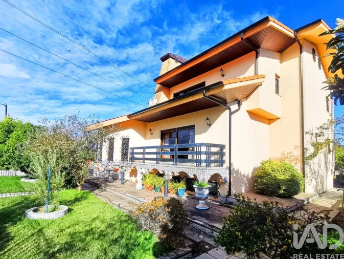 Moradia T4 para Venda em Guardizela Foto 19