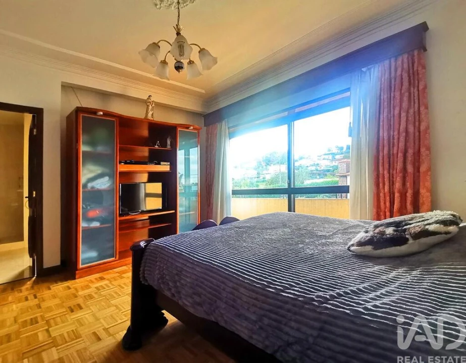 Moradia T4 para Venda em Guardizela Foto 14