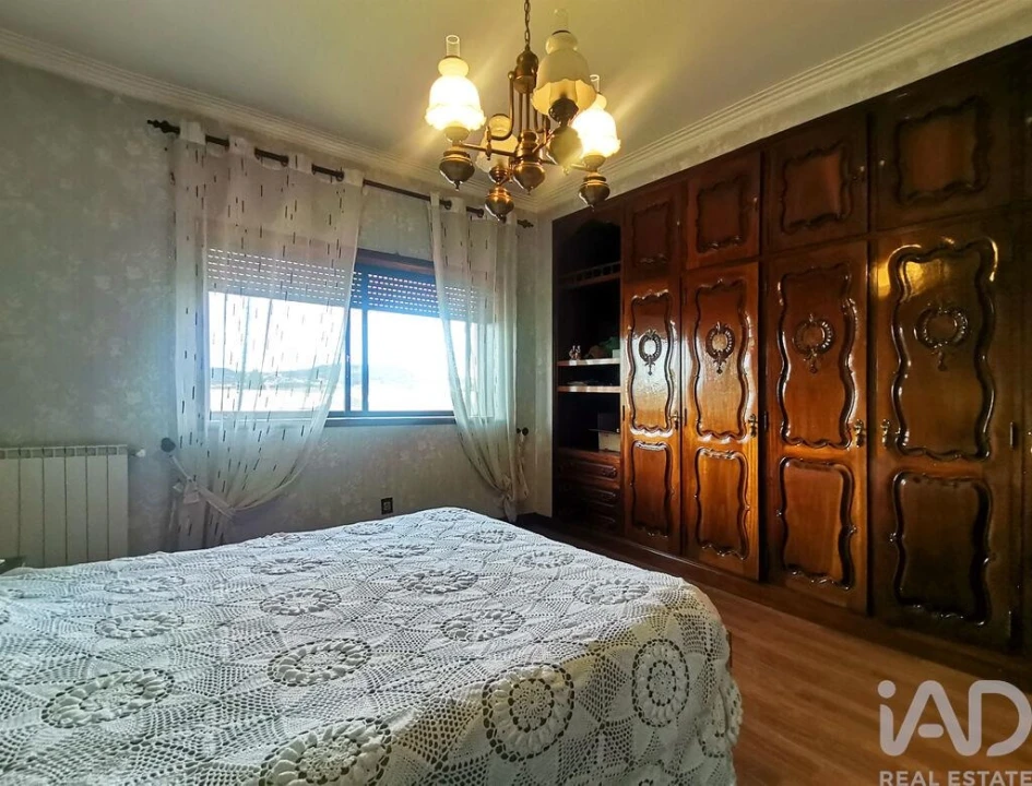 Moradia T4 para Venda em Guardizela Foto 16