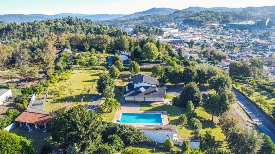 Moradia T4 para Venda em Ponte Foto 3