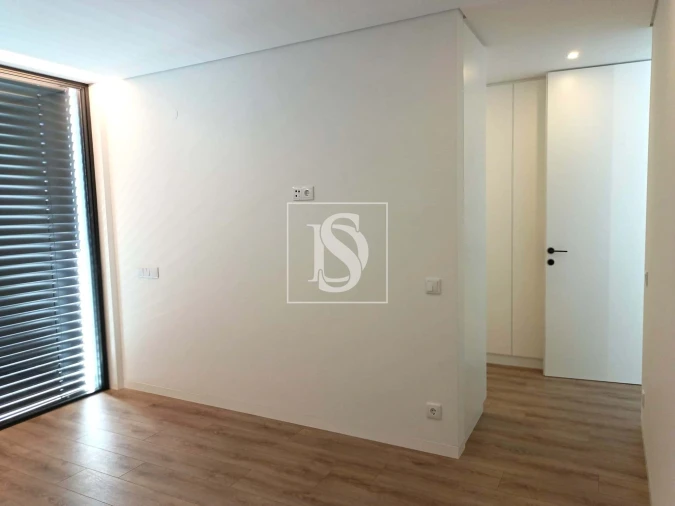 Moradia T3 para Venda em Nogueira do Cravo Foto 13