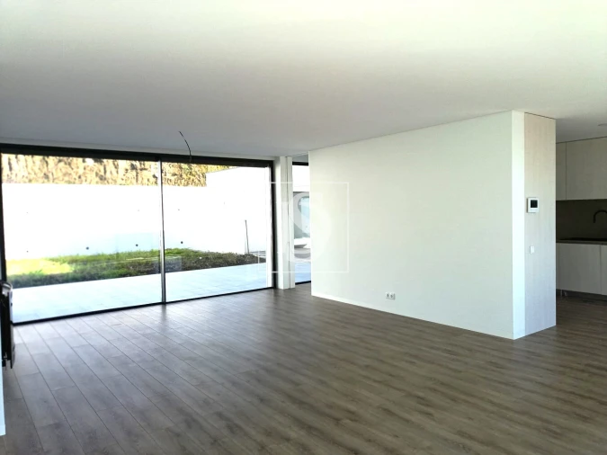 Moradia T3 para Venda em Nogueira do Cravo Foto 5