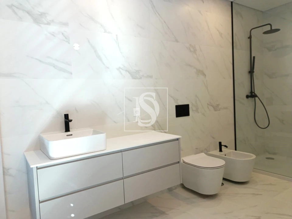 Moradia T3 para Venda em Nogueira do Cravo Foto 16