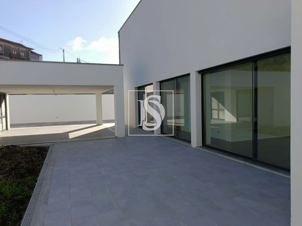 Moradia T3 para Venda em Nogueira do Cravo Foto 23