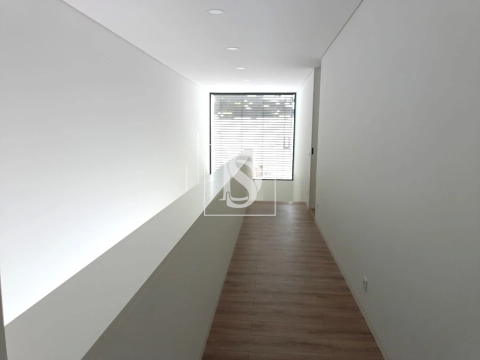 Moradia T3 para Venda em Nogueira do Cravo Foto 7