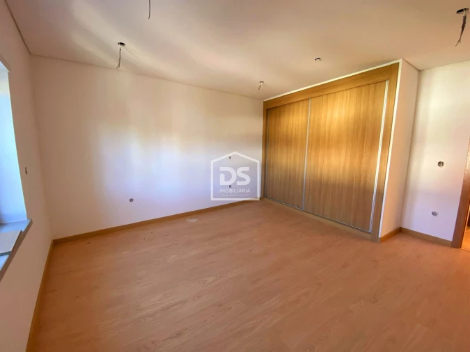 Moradia T3 para Venda em Alvendre Foto 4