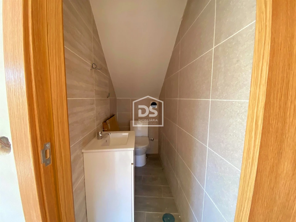 Moradia T3 para Venda em Alvendre Foto 9