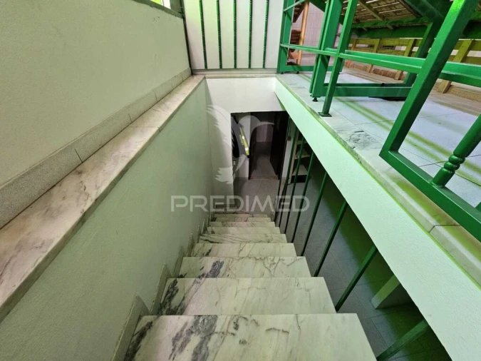 Loja para Arrendamento em Ourique Foto 11