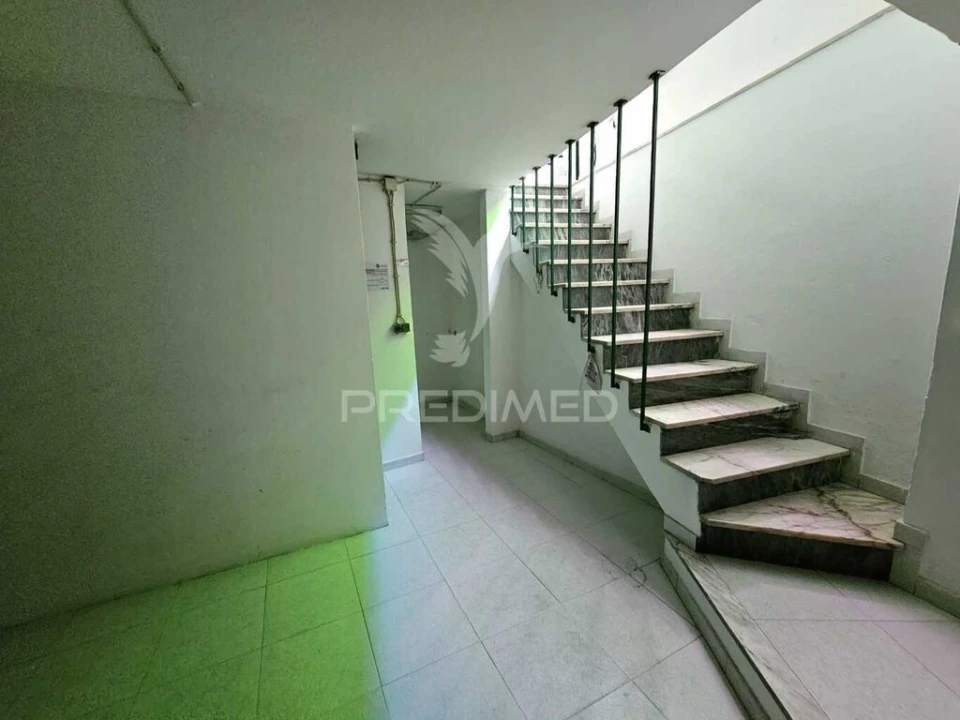 Loja para Arrendamento em Ourique Foto 13