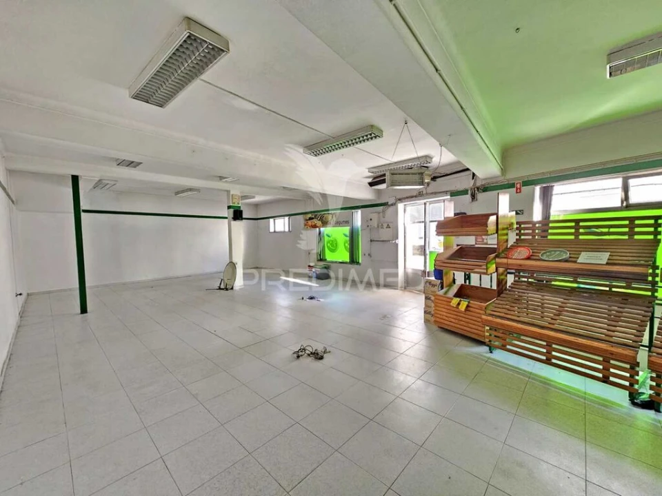 Loja para Arrendamento em Ourique Foto 4