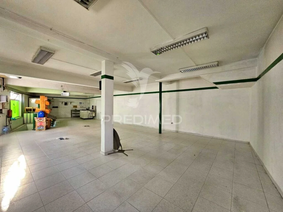 Loja para Arrendamento em Ourique Foto 10