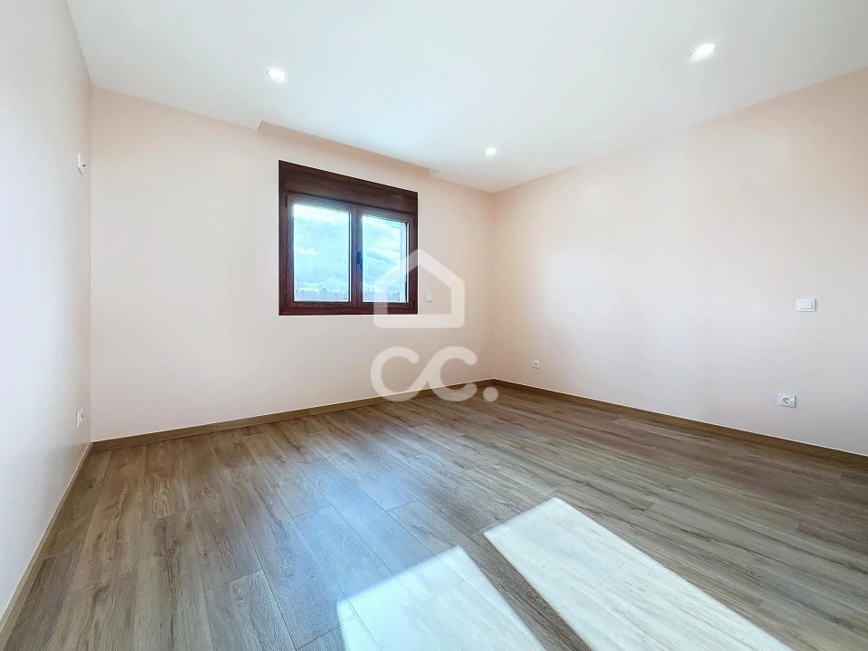 Moradia T3 para Venda em Bustelo Foto 37