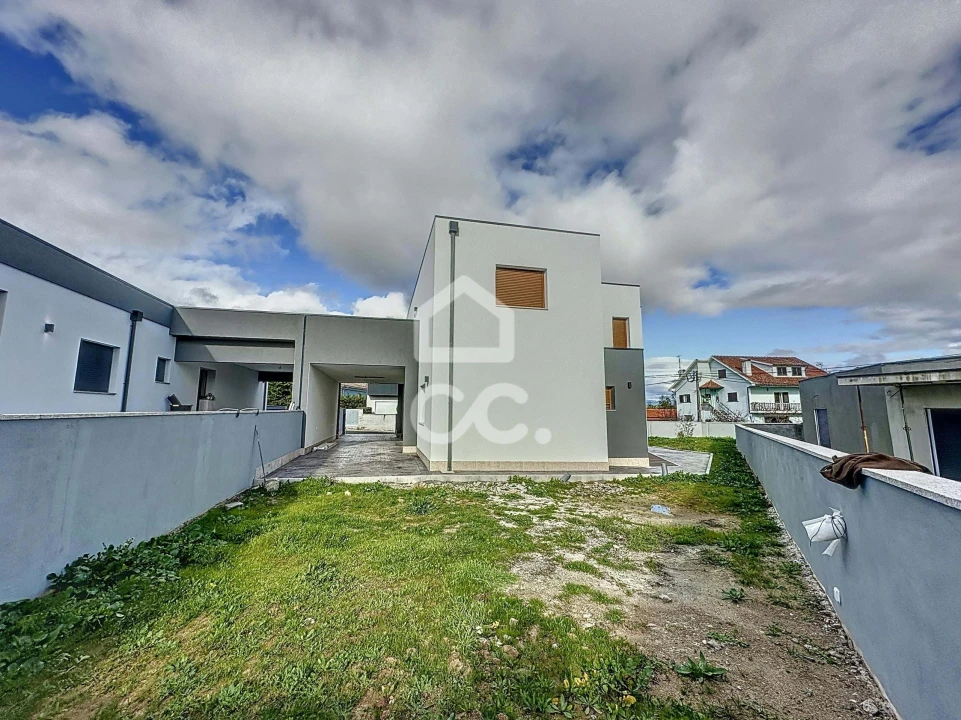 Moradia T3 para Venda em Bustelo Foto 9