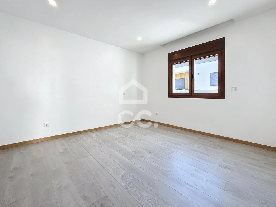 Moradia T3 para Venda em Bustelo Foto 26