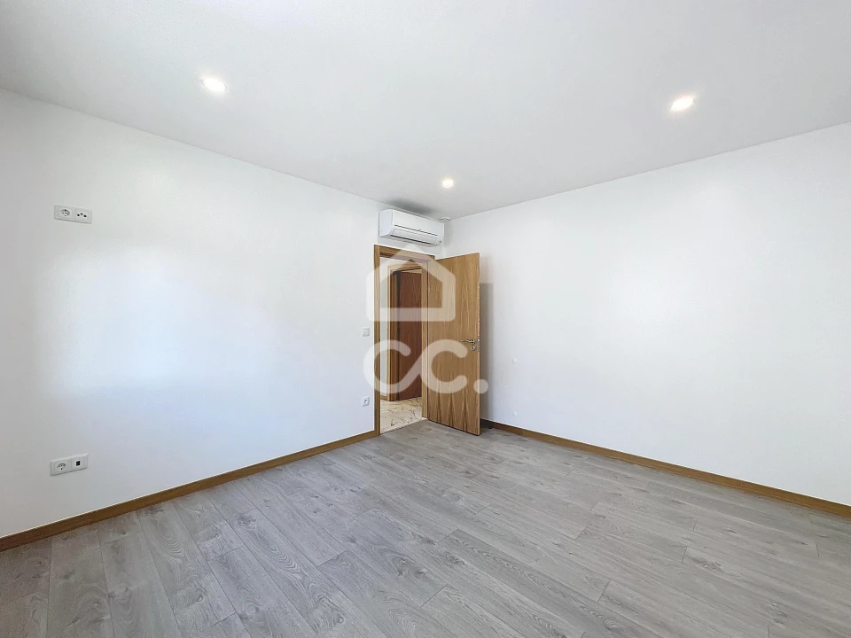 Moradia T3 para Venda em Bustelo Foto 27