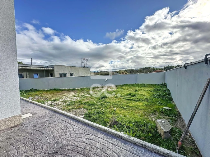 Moradia T3 para Venda em Bustelo Foto 8