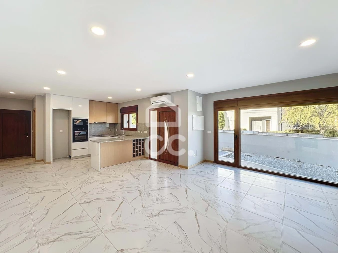 Moradia T3 para Venda em Bustelo Foto 2