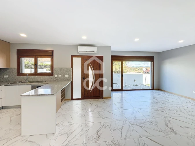 Moradia T3 para Venda em Bustelo Foto 24