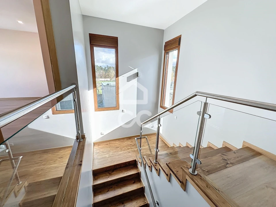 Moradia T3 para Venda em Bustelo Foto 36