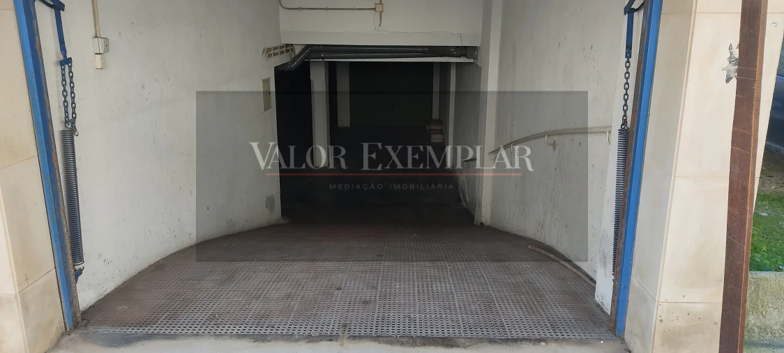 Garagem para Venda em União das Freguesias de Setúbal Foto 2
