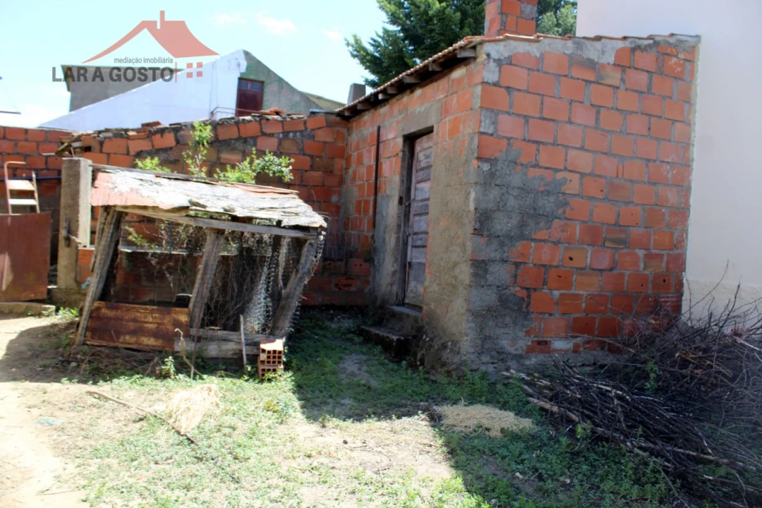 Moradia T3 para Venda em Grijo Foto 3