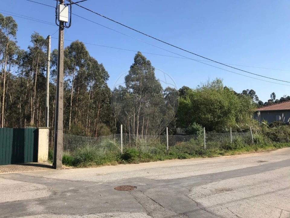 Terreno para Venda em Escapães Foto 4